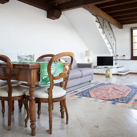 La Limonaia- With Private Garden & Lake View Meina