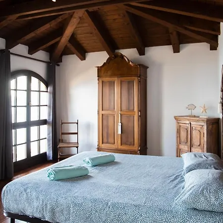 La Limonaia- With Private Garden & Lake View Villa