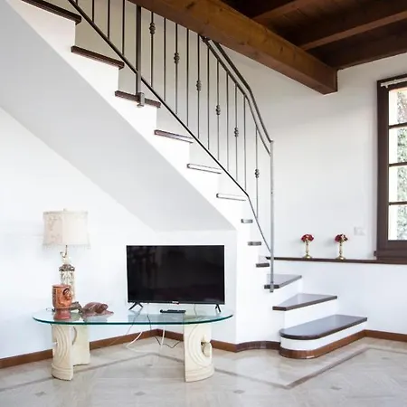La Limonaia- With Private Garden & Lake View Villa