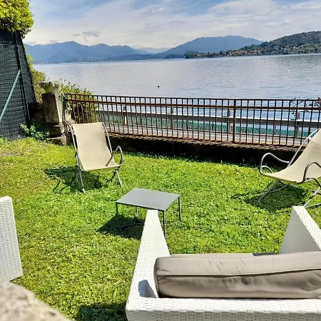 La Limonaia- With Private Garden & Lake View