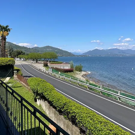 Villa La Limonaia- With Private Garden & Lake View *